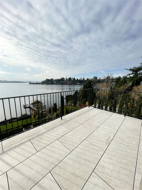 Contemporary Bellevue Custom Home - SDA Flooring Inc.