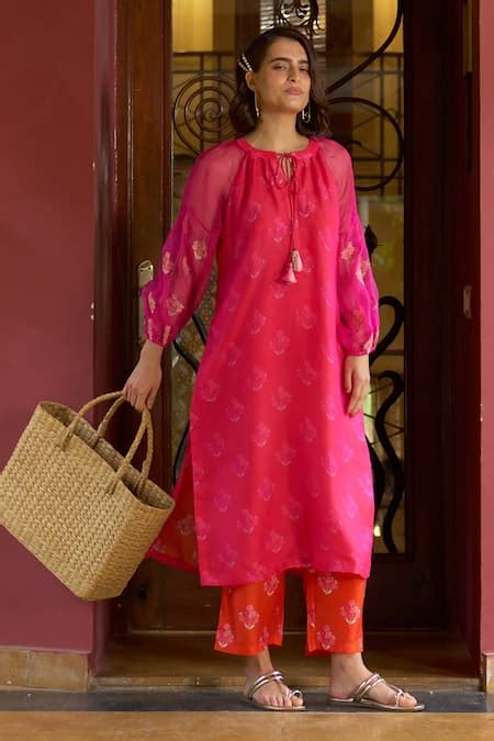 Buy Pink Organza Print Floral Round Collar Bouquet Kurta With Pant For ...