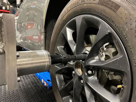 RoboTire raises $7.5M to automate tire replacement | TechCrunch