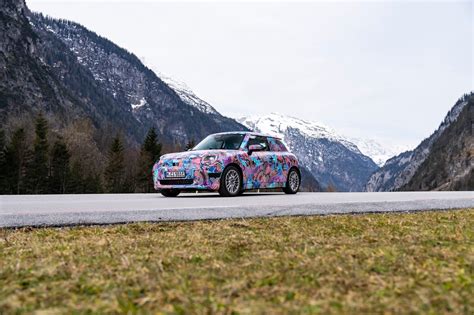 MINI alista el lanzamiento de su nuevo 100% eléctrico - La Tercera