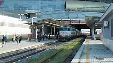 carrozze frecciarossa e656 024 su un invio di carrozze frecciarossa in partenza carrozze frecciarossa e656 024 su un invio di carrozze frecciarossa in partenza