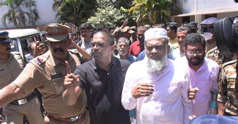 You must know: How political leaders reacted to the ban on PFI and its ...