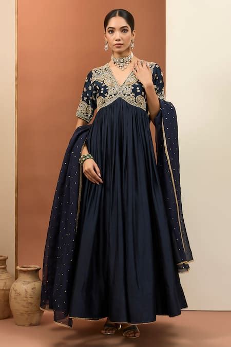 Shop luxurious Neha Khullar Lehengas Online
