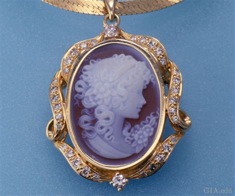 『珠宝』Hemmerle 珠宝亮相 Sotheby’s 伦敦拍卖：浮雕宝石，自然主义 | iDaily Jewelry · 每日珠宝杂志