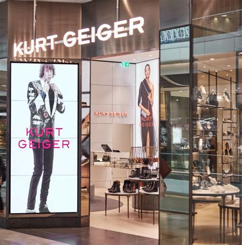 Retail Store Signage Design 的图像结果