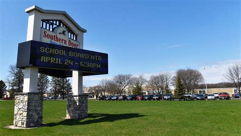 Southern Door school district names finalists for new superintendent