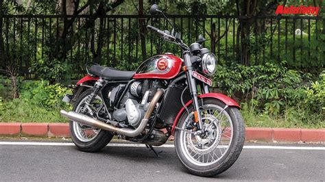 BSA Gold Star 650 first ride, review: Old school single or brand-new ...