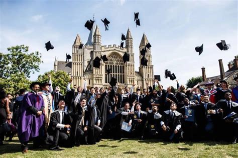 英国本科留学 ｜ 40余所英国院校接受高考成绩直申本科。 - 知乎