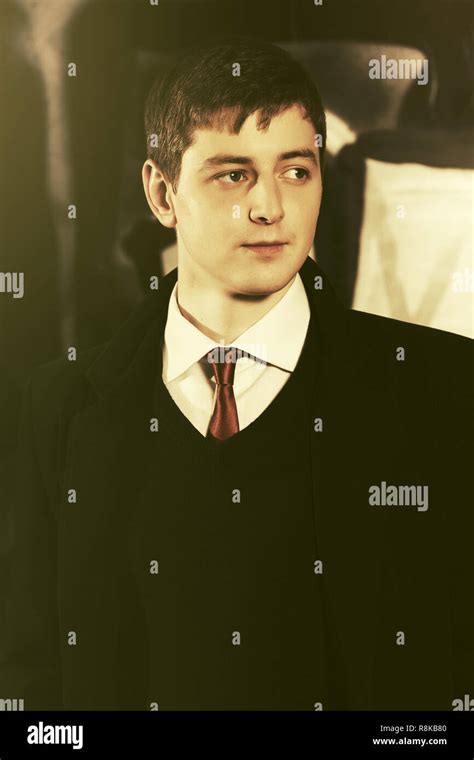 Business Man Walking 的图像结果