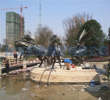 广场玻璃钢雕塑_玻璃钢雕塑_连云港艺之峰环境艺术工程有限公司