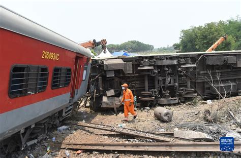 直击｜印度三辆列车相撞：至少288人死亡、约900人受伤_快看_澎湃新闻-The Paper