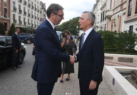 Stoltenberg pozvao na smanjenje tenzija, Vučić ga zamolio da osigura ...