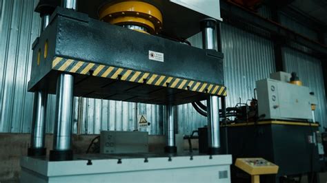 650 TONNE HYDRAULIC PRESS | Peridot Advanced Materials