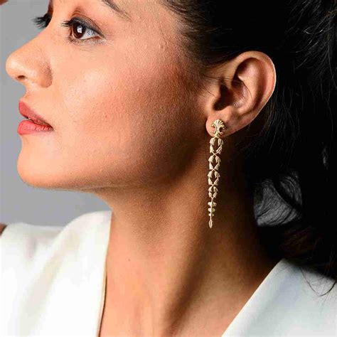 Saanvi Minimal Earrings – SADGI