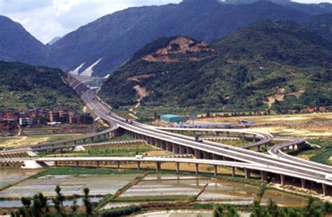沪嘉高速什么时候建的（中国十大最长高速公路排名） - 生活 - 布条百科