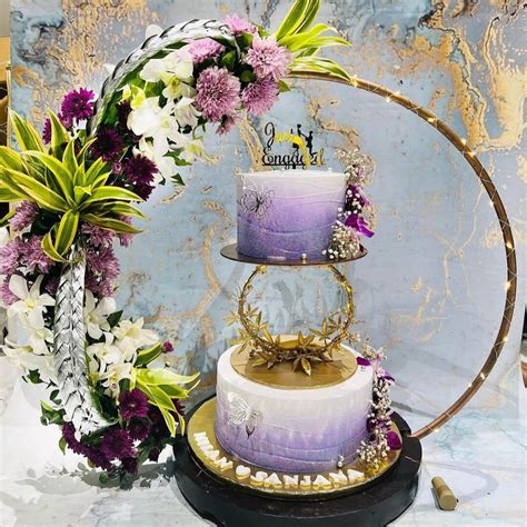 D TOWNS CAKES