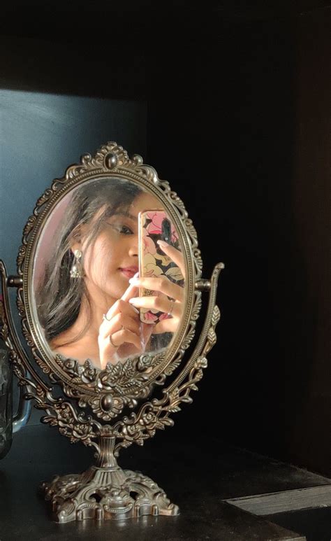 Aesthetic vintage mirror selfie idea pintrest indian jhumka picture ...