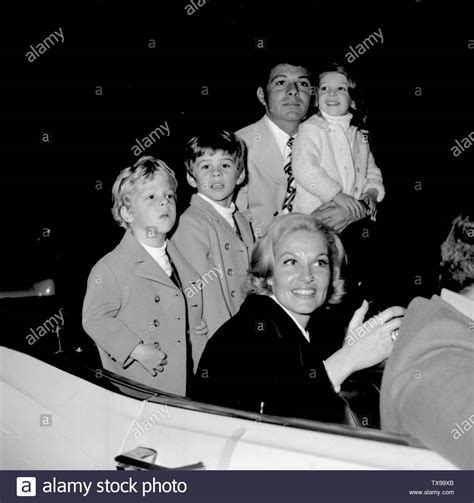 Frankie Avalon Children Photos : Frankie Avalon Wikipedia - From his ...