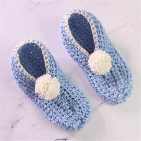 Crochet Slipper Socks Pattern (Free, Beginner Friendly!) | TREASURIE