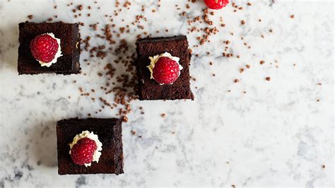 Download wallpaper 3840x2160 cakes, dessert, raspberries, berries 4k ...