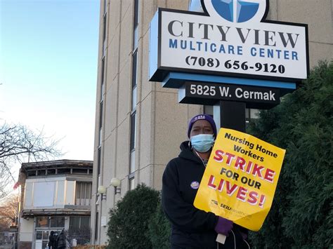Worker on strike: “I'm going to continue to get on his nerves until he ...