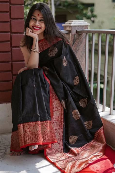 Nectarous Black Soft Silk Saree With Demanding Blouse Piece – chetraag