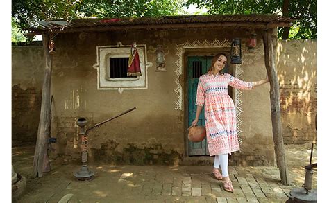 Buy Alboran Women’s Poly Crepe A line Front Slit Kurti (Small) at Amazon.in