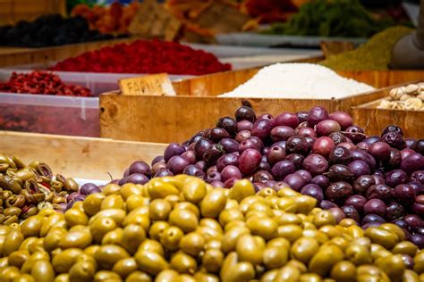 Olive-you: The Best Spanish Olives - Amigofoods