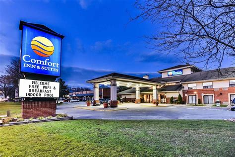 COMFORT INN AND SUITES AMBASSADOR BRIDGE (Windsor, Ontario) - Hotel ...