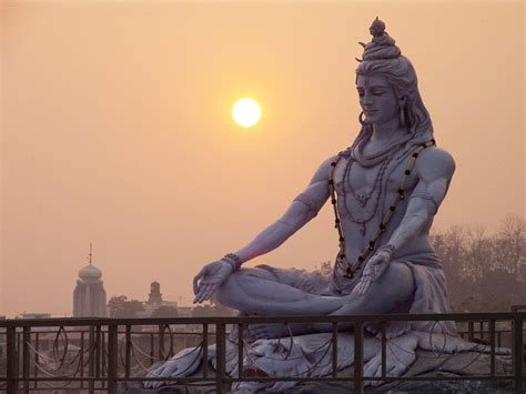 Image result for Wedding Marathi Bride Look