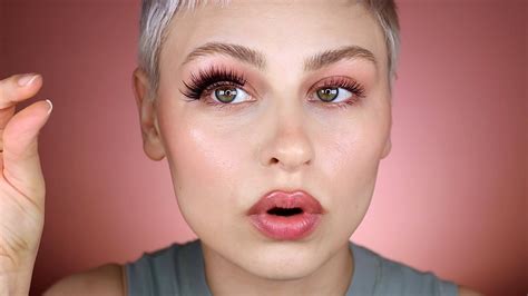 How to Apply False Eyelashes 的图像结果