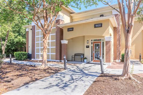 Pets - Vivo Living Ivy Creek - Durham, NC