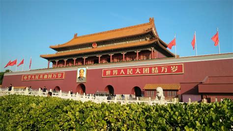 求北京三日游路线，天安门，故宫，长城，欢乐谷，颐和园，鸟巢，水立方，最好是坐公交和地铁-
