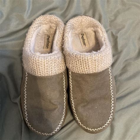 super cute dearfoam slippers size 9-10 #dearfoam... - Depop