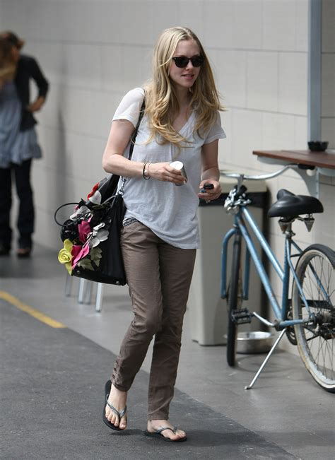 Amanda Seyfried - FeetForum