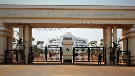 IIT Bhubaneswar and MOSart labs launch diploma in chip design - India Today