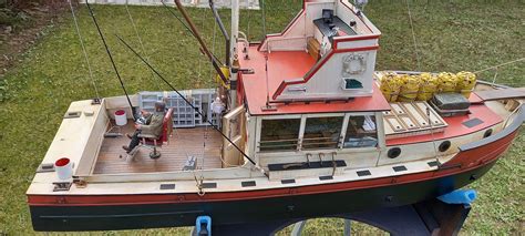 How To Build A Perfect Scale Model Of The 'Orca', The Boat From JAWS ...