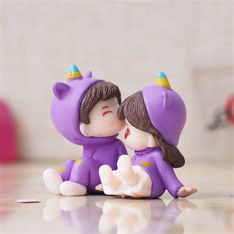 eCraftIndia Miniature Romantic Couple Statue Boy Kissing Girl Forehead