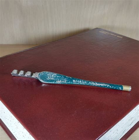 Using Old Glass Cutter Fletcher 的图像结果