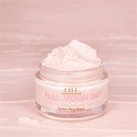 Full Moon Dip Iridescent Illumination Ageless Facial Mousse with Pepti ...