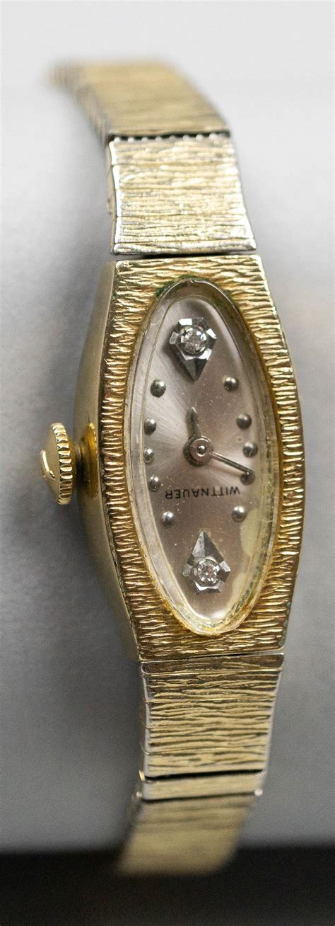 Lot - VINTAGE WITTNAUER LADIES WATCH