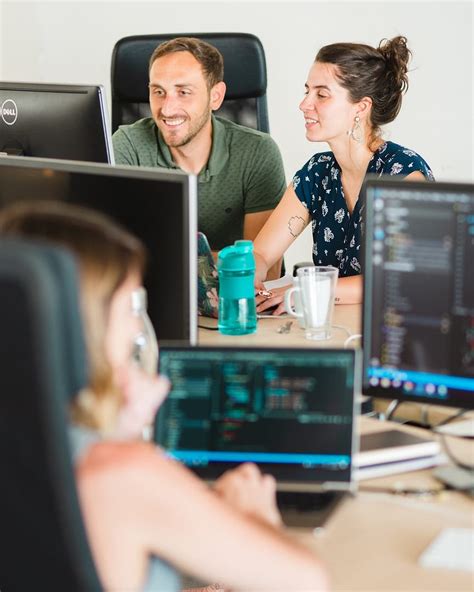 Who Is a Full Stack Developer 的图像结果