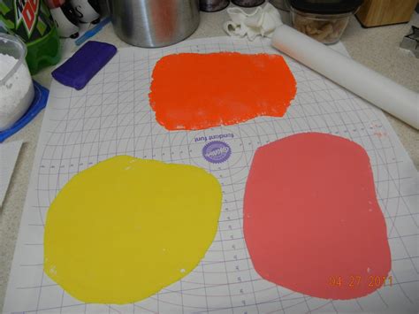 How to Make Cake Fondant Tutorials 的图像结果