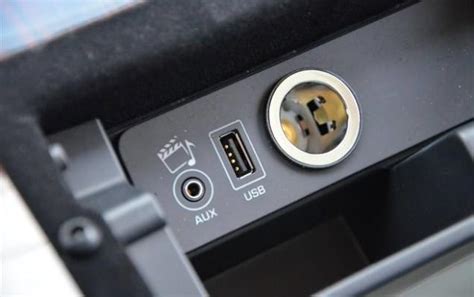 车上的USB接口到底能不能给手机充电？很多新手还不清楚__财经头条