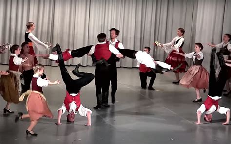 Dance Style - Dd — Universal Tongue