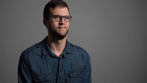 Practical Light Interview Shot 的图像结果