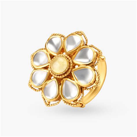 Chic Classy Gold Finger Ring