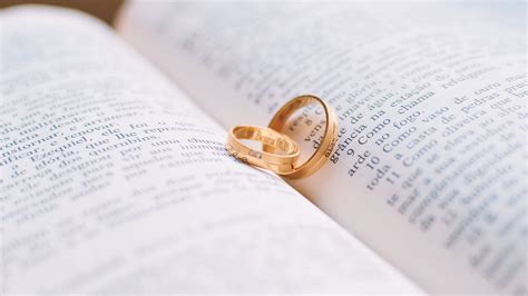 Download wallpaper 2560x1440 rings, wedding, book, couple, love ...