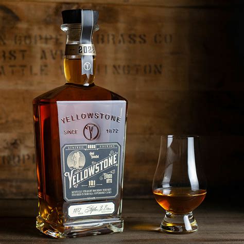 Yellowstone Limited Edition 2022 Kentucky Straight Bourbon Whiskey ...