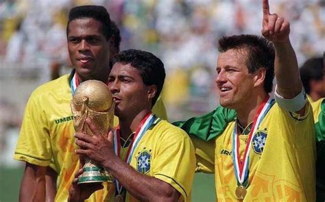 94世界杯，罗马里奥力压巴乔荣膺最佳球员是因为冠军？不是！_决赛_进球_点球